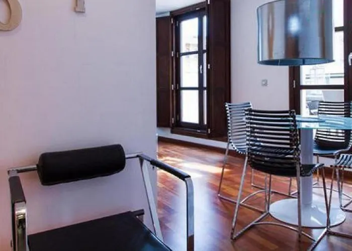 Appartamento con 1 camera da letto su attico su attico